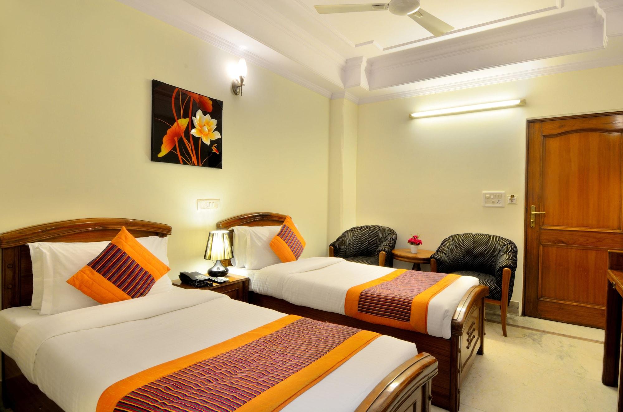 Hotel Pablas International, New Delhi, Near Metro Eksteriør billede