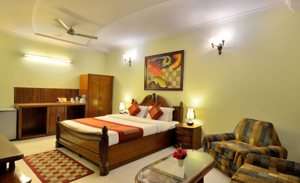 Hotel Pablas International, New Delhi, Near Metro Eksteriør billede