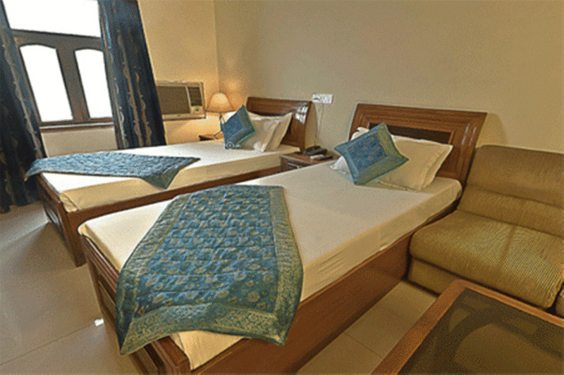 Hotel Pablas International, New Delhi, Near Metro Eksteriør billede