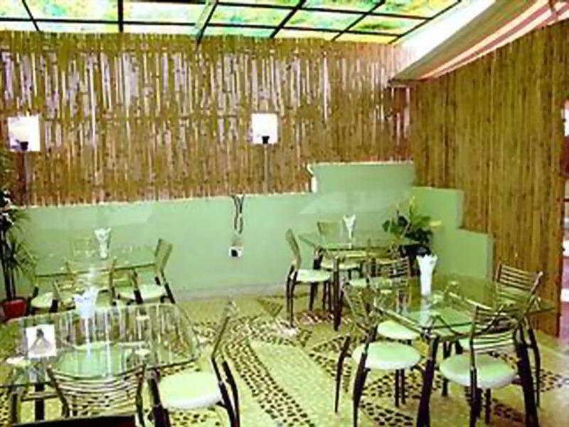 Hotel Pablas International, New Delhi, Near Metro Eksteriør billede