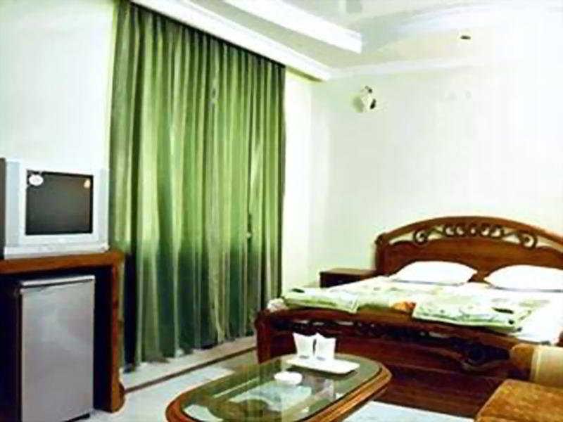 Hotel Pablas International, New Delhi, Near Metro Eksteriør billede