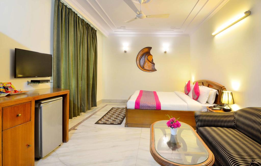 Hotel Pablas International, New Delhi, Near Metro Eksteriør billede