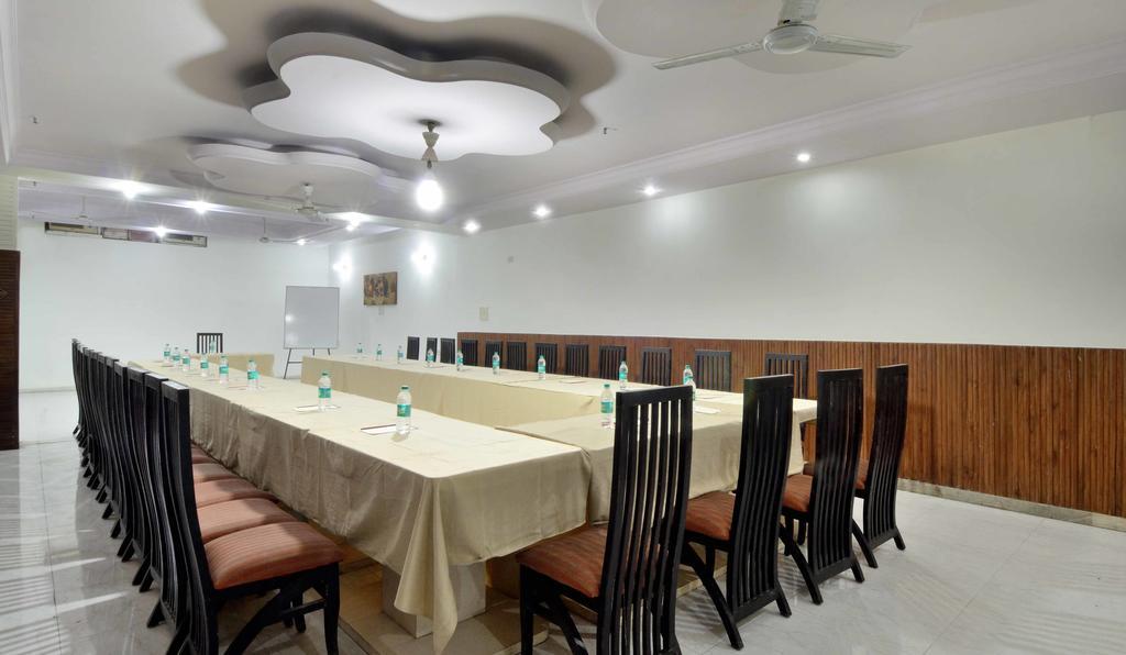 Hotel Pablas International, New Delhi, Near Metro Eksteriør billede