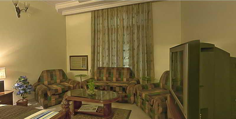 Hotel Pablas International, New Delhi, Near Metro Eksteriør billede