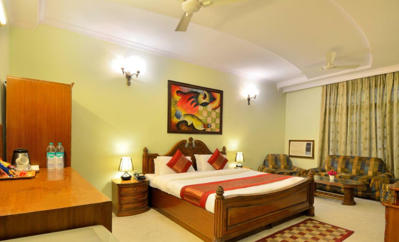 Hotel Pablas International, New Delhi, Near Metro Eksteriør billede