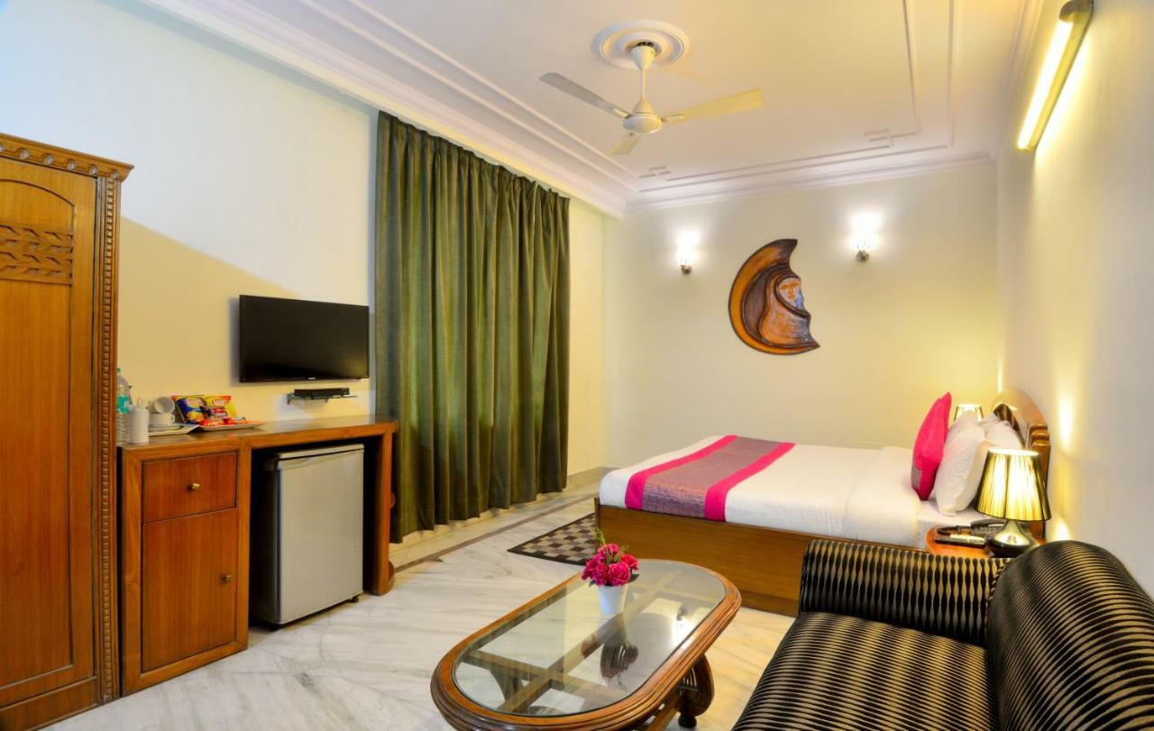 Hotel Pablas International, New Delhi, Near Metro Eksteriør billede
