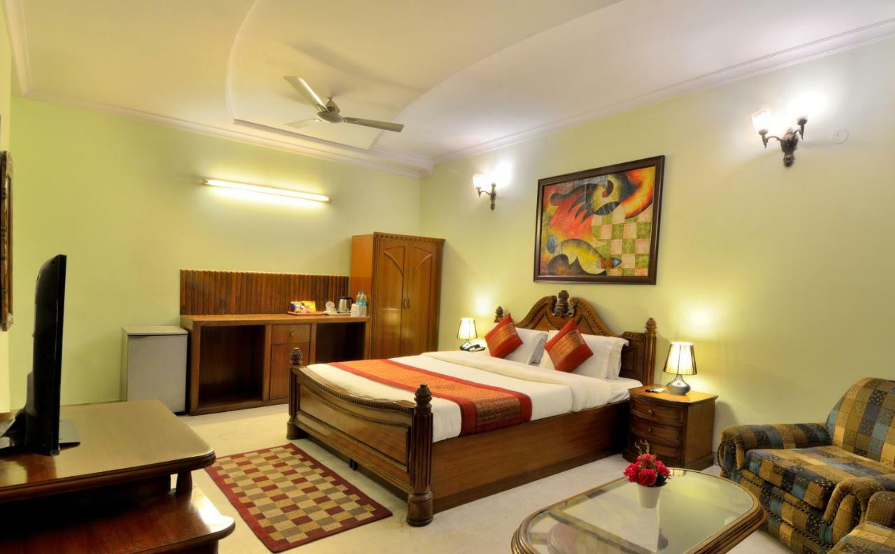 Hotel Pablas International, New Delhi, Near Metro Eksteriør billede