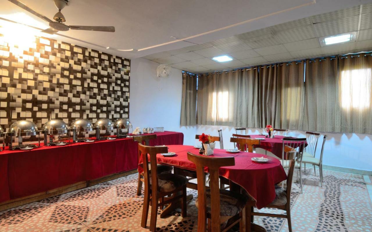 Hotel Pablas International, New Delhi, Near Metro Eksteriør billede