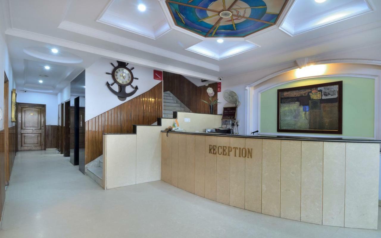 Hotel Pablas International, New Delhi, Near Metro Eksteriør billede