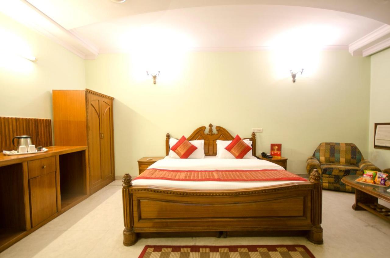 Hotel Pablas International, New Delhi, Near Metro Eksteriør billede