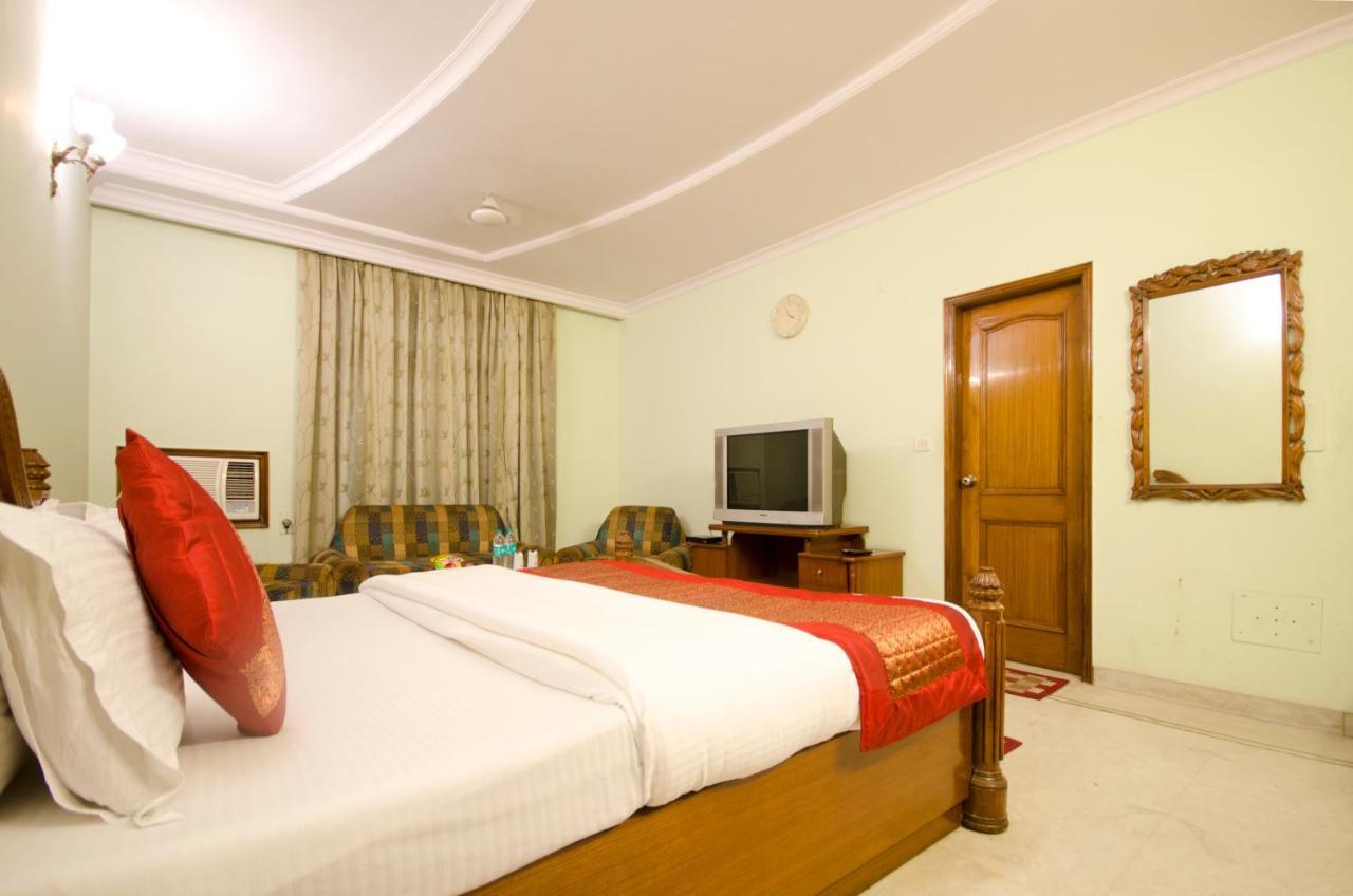 Hotel Pablas International, New Delhi, Near Metro Eksteriør billede