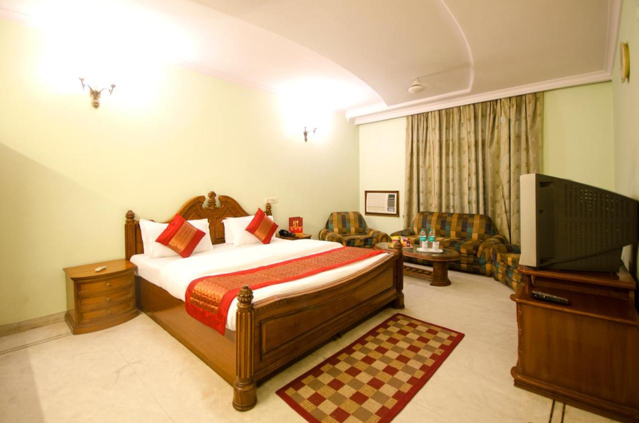 Hotel Pablas International, New Delhi, Near Metro Eksteriør billede